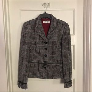 Tahari plaid tweed blazer